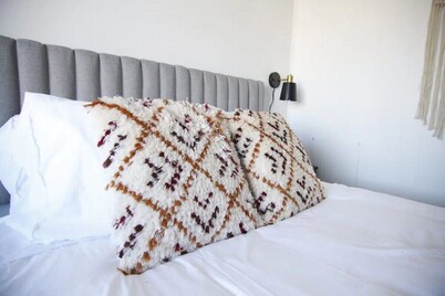 Fillmore Lodge: Cozy 1-Queen Room at a BEST Price