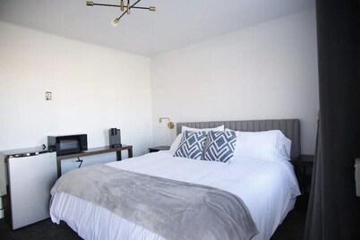 Fillmore Lodge: One King Room with Lowest Rates!