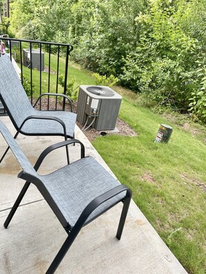 Outdoor spa tub - Beautiful 3br 2 1/2 bathroom Townhouse (Raleigh)
