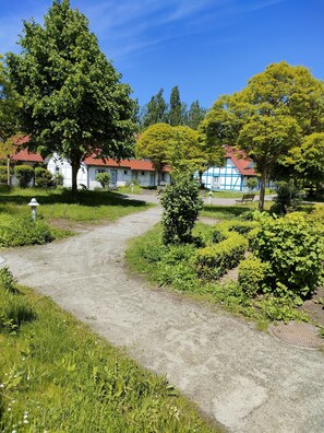 Property grounds - Rugiamare, Exclusives, neu Renoviertes, Strandnahes Reihen- Ferienhaus (Dranske)