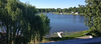 Secluded Woods and Lake Retreat