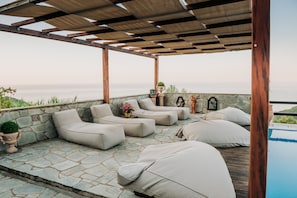 Villa | Balcony