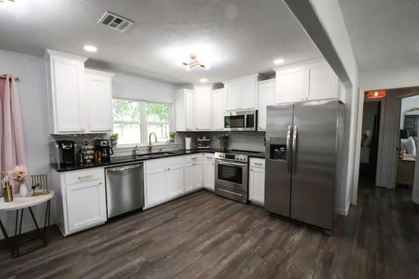 Refrigerador, microondas, horno, placa de cocina