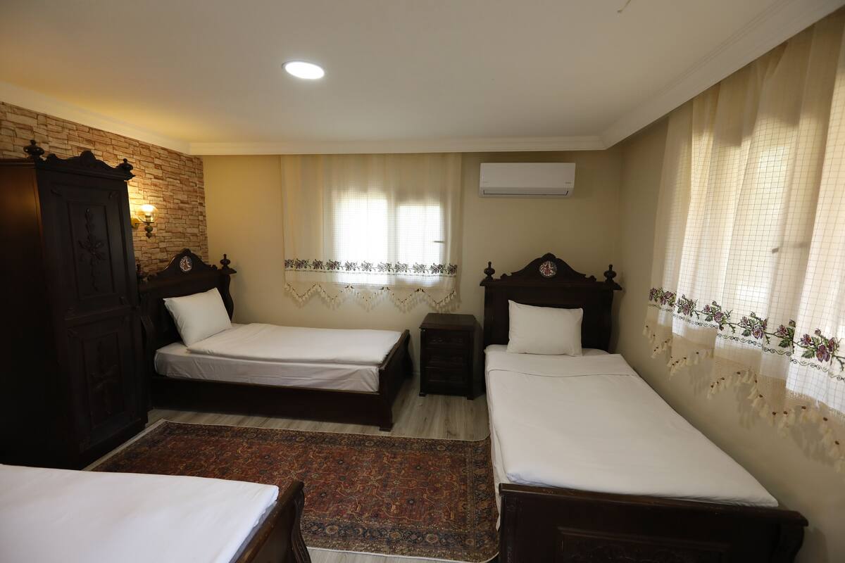 Comfort Triple Room