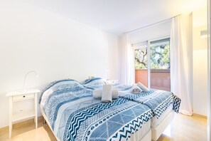 3 bedrooms, iron/ironing board, free WiFi, bed sheets