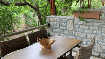 Basic Apartment, 1 Double Bed with Sofa bed, Garden View | Terrace/patio