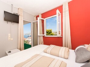1 chambre, fer et planche à repasser, Wi-Fi, draps fournis