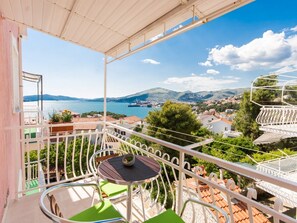 Property grounds - Villa Stil - Studio Apartment with Balcony and Sea View - 2 (Okrug Gornji)