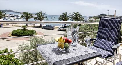 Apartments Victoria - One Bedroom Apartment with Terrace and Sea View