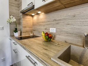 Fridge, microwave, cookware/dishes/utensils