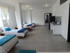 Fer et planche à repasser, accès Internet, draps fournis