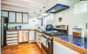 Fridge, oven, stovetop, dishwasher - Updated central Tucson house with pool, basketball, hot tub, steps to restaurant (Tucson)