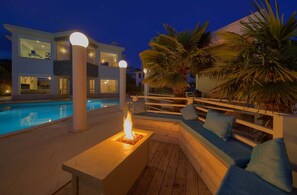 A heated pool - Villa PIANO with magnificent sea view (Pinezići)