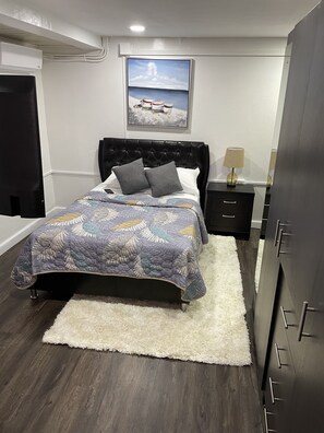 1 bedroom, iron/ironing board, travel cot, free WiFi