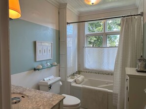 Dusche, Whirlpool, Haartrockner, Bidet