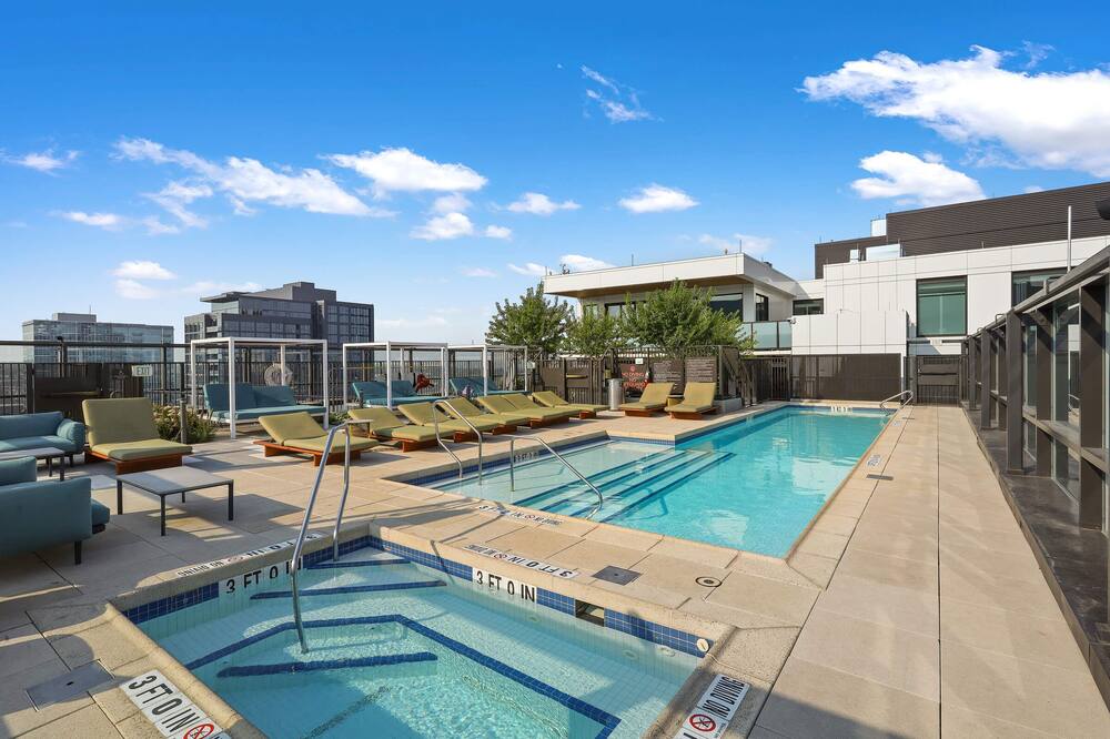 Exceptional Downtown Penthouse - Spacious Terrace