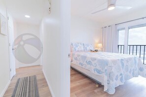 3 slaapkamers, een strijkplank/strijkijzer, gratis wifi, beddengoed