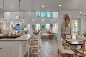 Interior - Yellow Submarine 306 GR (Port Aransas)