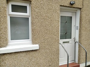 Exterior detail - Beautiful 2-bed Apartment in Troon (Troon)