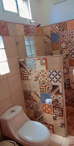 Basic-Doppelzimmer | Badezimmer