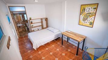 Individually furnished, desk, free WiFi, bed sheets