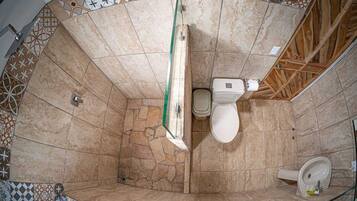 Dusche, Regendusche, HandtĂŒcher, Seife