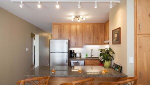 Unclassified image, 4 of 26, button - Puako Condo 403 ~ 3 BR Ocean View ~ Pool ~ Puako (Waimea)