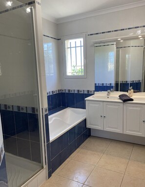 Bathtub