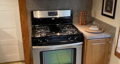Historic Olde Towne 2 Bedroom 1 Bath 1100sq ft Vacation Rental