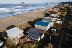 House, 2 Queen Beds (Sea Lion Crossing) | Beach | On the beach