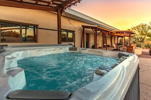 Terrace/patio - La Puerta Azul - Stunning Desert Retreat Pool / Spa (Tucson)