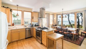 Private kitchen - Sheltering Pines (Depoe Bay)