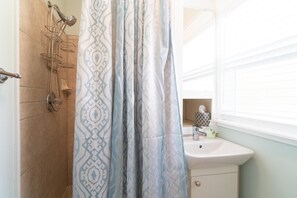 Hus - flera sängar (Seaside Prom) | Badrum