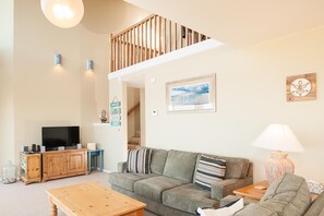 Living room - Seas the Day (Lincoln City)