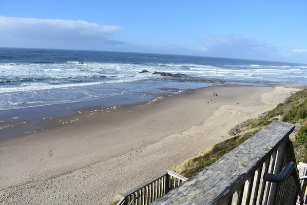 House, Multiple Beds (Storybook Cottage) | Beach - Storybook Cottage (Lincoln City)