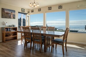 House, Multiple Beds (The Seaview) | Private kitchen - The Seaview (Lincoln City)