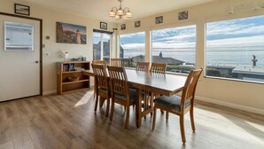 House, Multiple Beds (The Seaview) | Private kitchen - The Seaview (Lincoln City)
