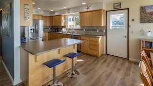 House, Multiple Beds (The Seaview) | Private kitchen - The Seaview (Lincoln City)