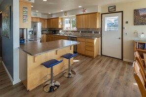 House, Multiple Beds (The Seaview) | Private kitchen - The Seaview (Lincoln City)