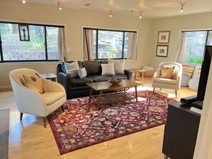 Una Smart TV, una chimenea