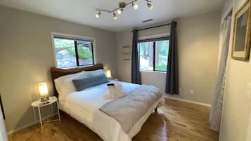 3 bedrooms, iron/ironing board, travel crib, free WiFi