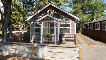 House, 2 Queen Beds (Sandpiper Cottage) | Exterior