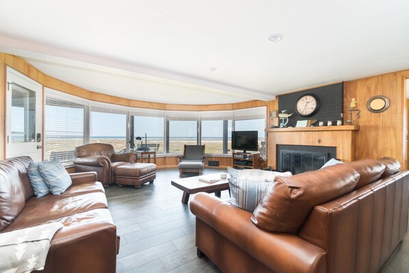 ハウス ベッド (複数台) (The Riptides) | リビングルーム