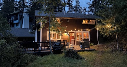 Newly remodeled waterfront home in a beautifully protected bay on Finley Point!