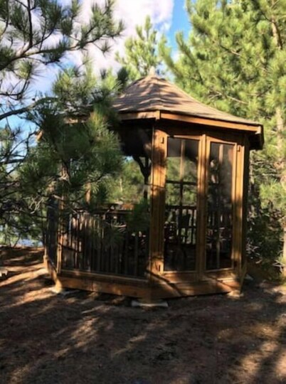 OFF GRID waterfront cozy log cabin