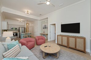 スマートテレビ、PC モニター