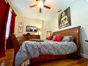 1 dormitorio, tabla de planchar con plancha, wifi y ropa de cama