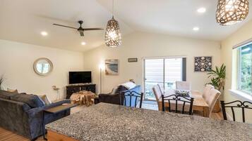 Casa, varias camas (Heron's Nest) | Sala de estar