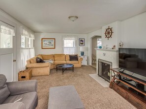 House, Multiple Beds (Surfers Paradise) | Living room - Surfers Paradise (Seaside)