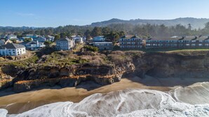 House, Multiple Beds (Surf Rider House) | Beach | On the beach - Surf Rider House (Depoe Bay)